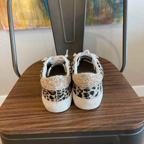 Vintage Havana sneakers size 8 white leather with animal print trim. - Picture 3 of 4